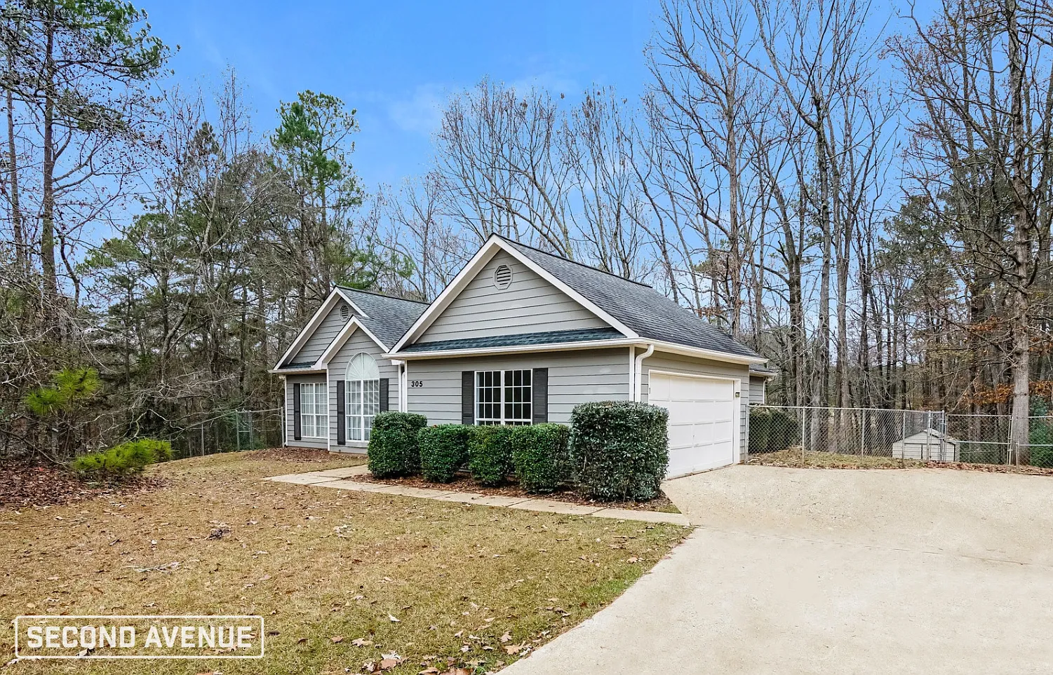3 bed, 2.0 bath, 1268 sqft, $2,009 — Photo 1