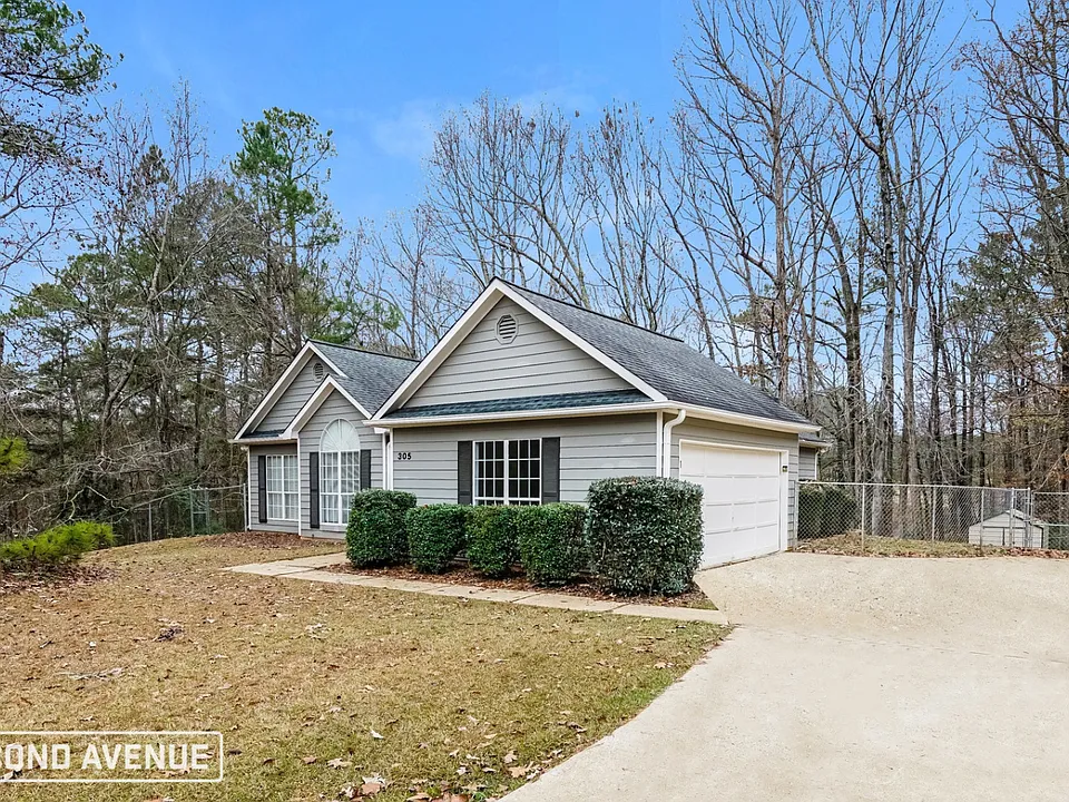 305 Shamrock Way