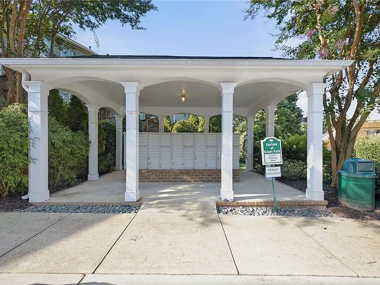 865 Commonwealth Ave SE — Photo 26