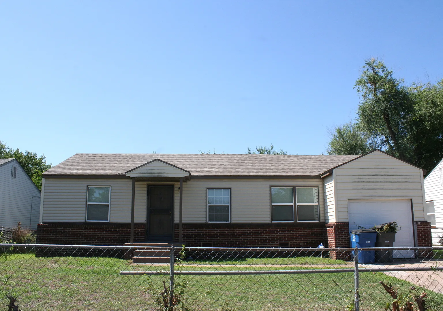3 Bed | 1 Bath in North Tulsa! Accepts Section 8! — Photo 1