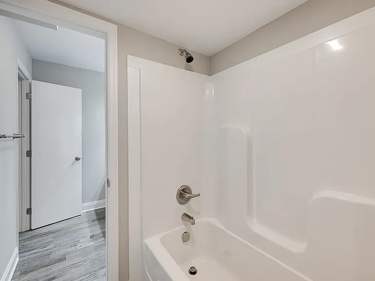 Park Ridge Apartments — Photo 11