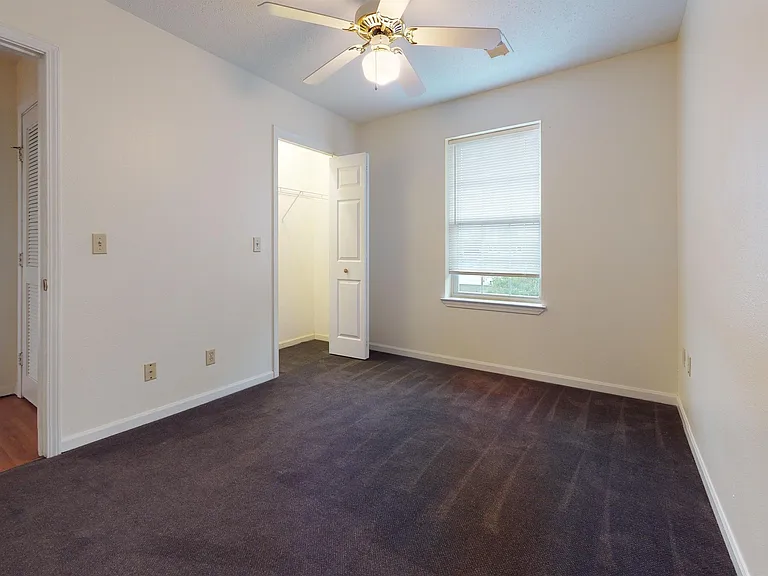 109 Commercial St — Photo 9