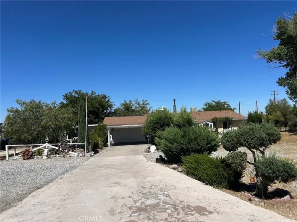 3874 Elsinore Rd, Phelan, CA 92371