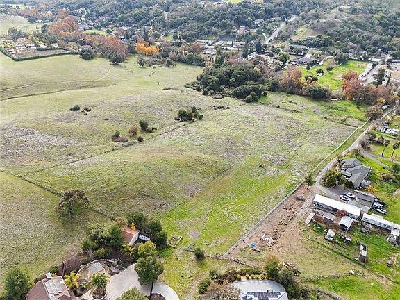 3rd image of 20300 Almaden Rd