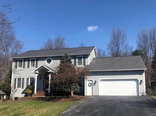 7815 Rolling Ridge Dr, Manlius, NY 13104