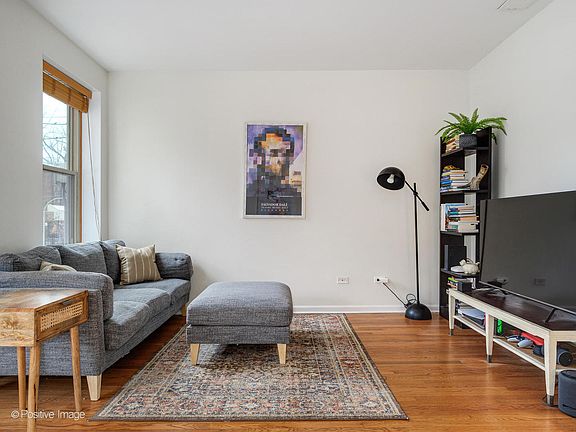 4th image of 1215 W Rosemont Ave APT 1