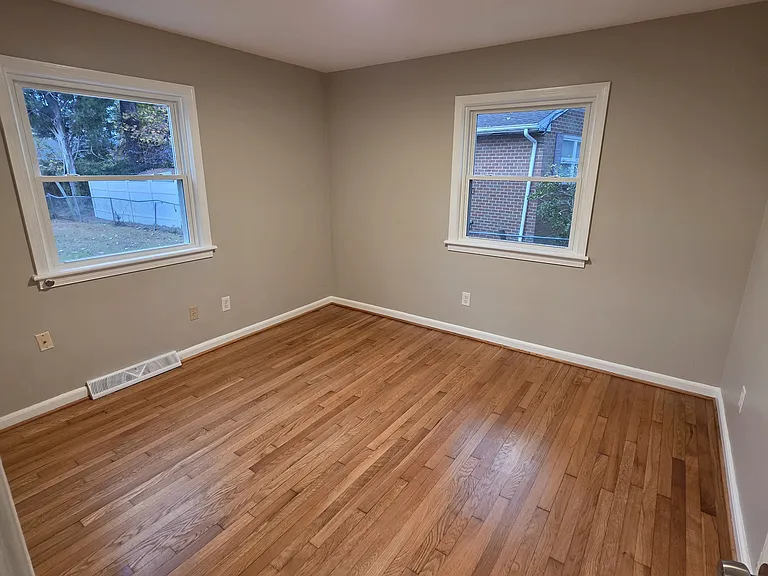 202 Ward Dr — Photo 8