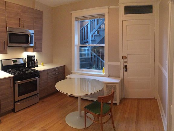 3rd image of 2522 W Augusta Blvd #1R