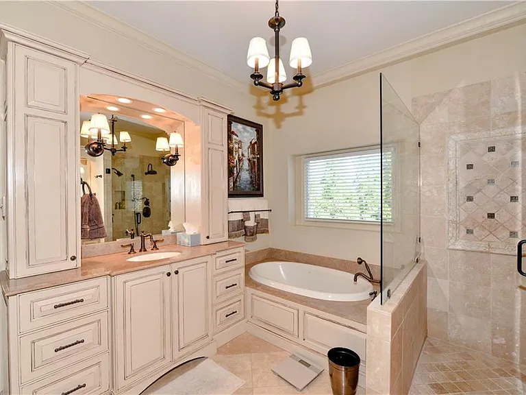 265 Windsor Gate Cv — Photo 35