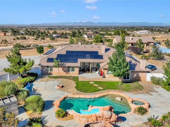 4965 Sunnyslope Rd, Phelan, CA 92371