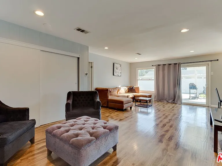 7858 Jamieson Ave — Photo 6