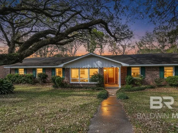 139 Fairway Dr, Daphne, AL 36526