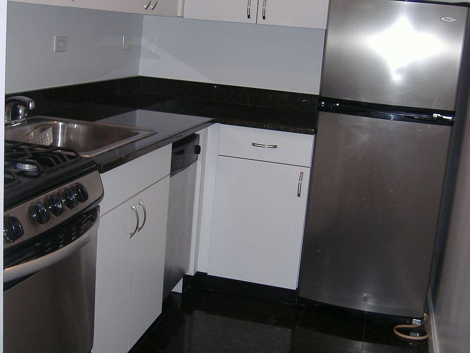 1st image of 256 E 125th St Frnt 2