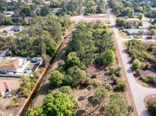 773 Cadis Street E, Lehigh Acres, FL 33974