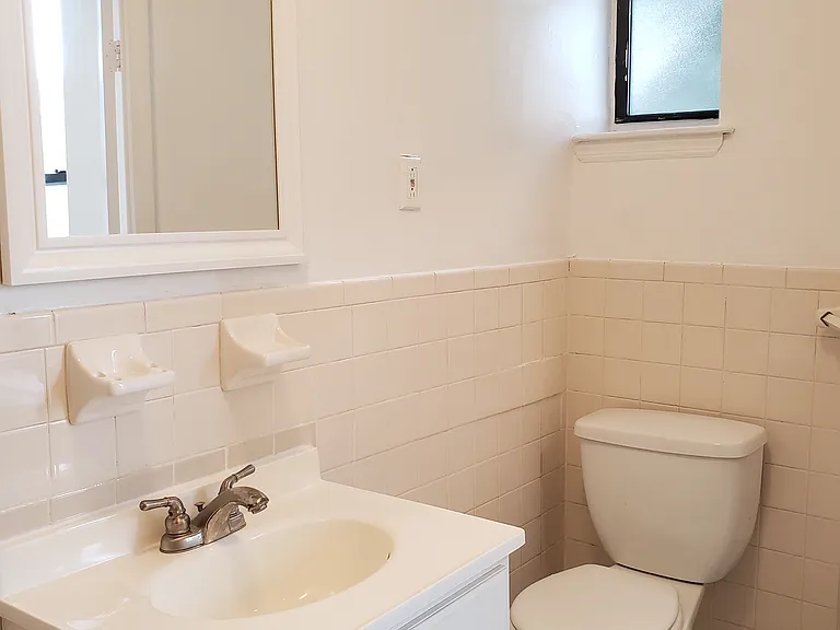 139 Jefferson Ave #4R — Photo 11