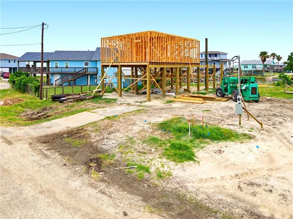 9 Scallop Ln, Rockport, TX 78382