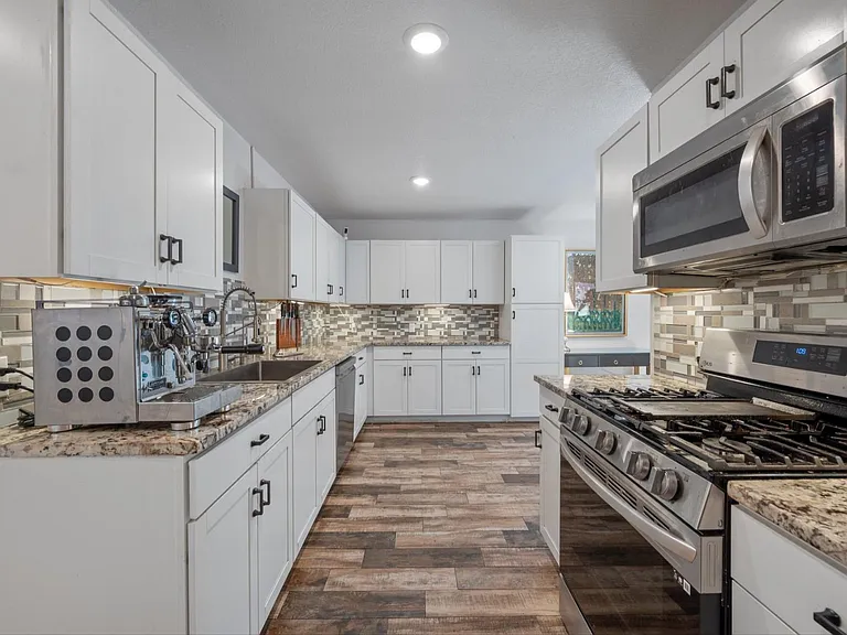 712 Ruby Isle Dr — Photo 6