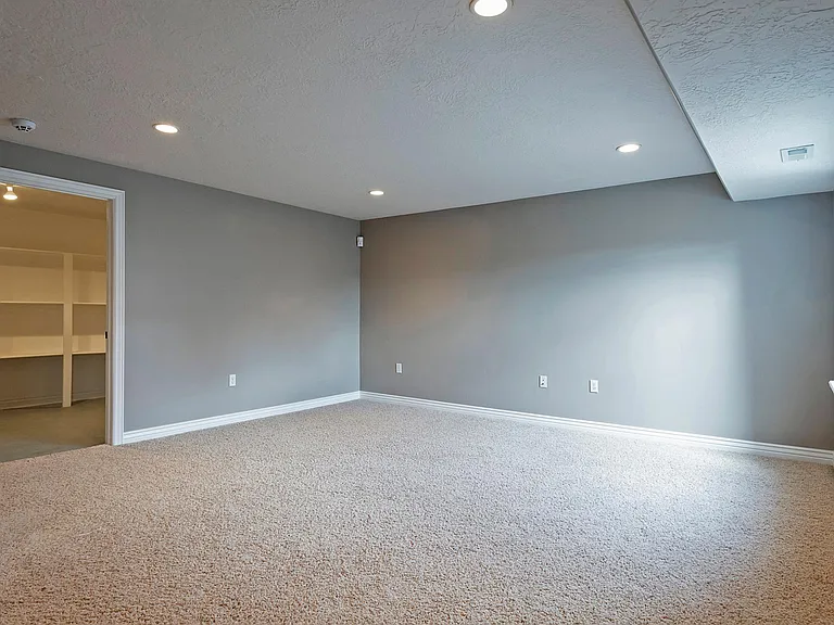 75 N 200 E — Photo 31