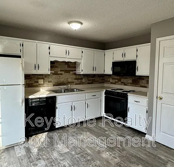 3289 N Senseney Cir — Photo 3