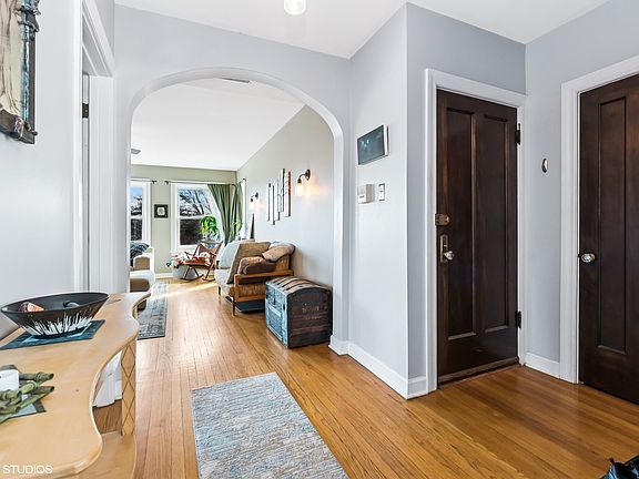 2nd image of 7532 N Damen Ave APT 3