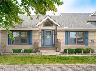 237 Stonebridge Ln, Smithville, MO 64089