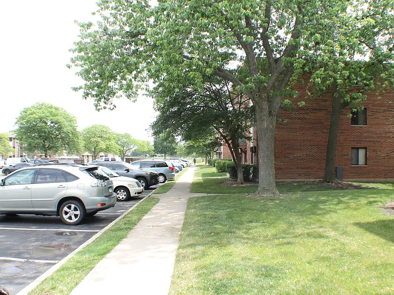 17 Parkside Ct #3 — Photo 6