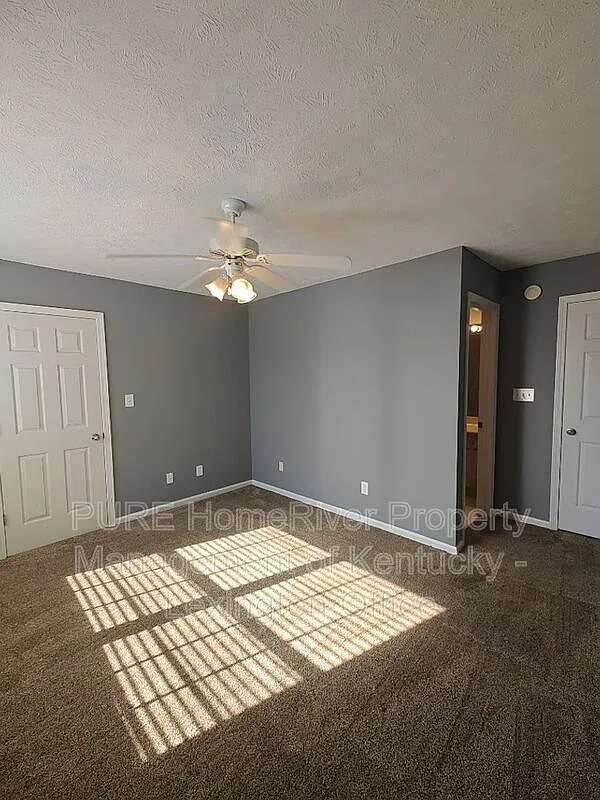 3 bed, 2.5 bath, 1360 sqft, $1,850 — Photo 4