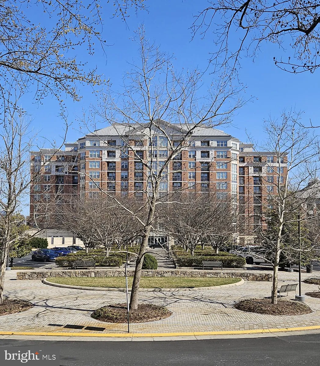 Building Photo - 11760 Sunrise Valley Dr #912