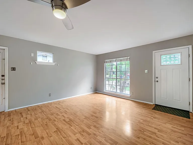 8308 Hathaway Dr — Photo 20