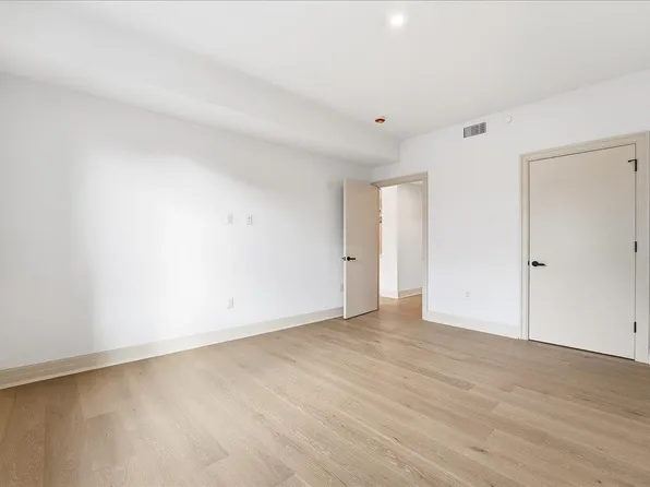 921 Madison Street image 12 of 20