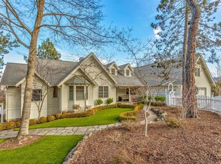 1000 Paradise Ln, Ashland, OR 97520