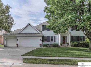 17069 Weir St, Omaha, NE 68135