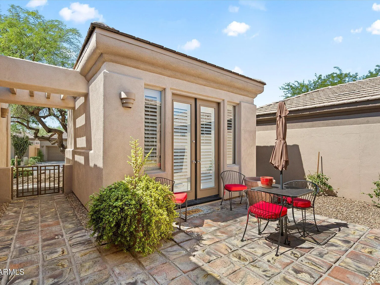 2 bed, 3.0 bath, 1385 sqft, $5,500 — Photo 3