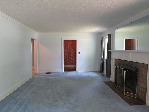 2nd image of 401 Dellwood Dr