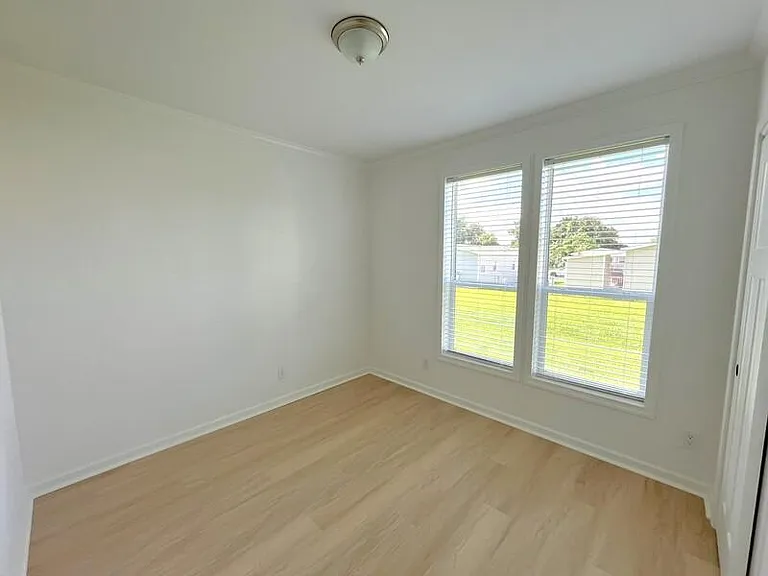 5656 Woodford St #5656E — Photo 18