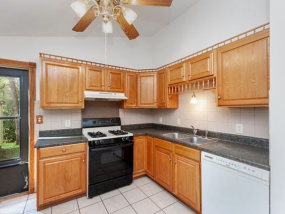 2nd image of 1316 Sacramento Dr