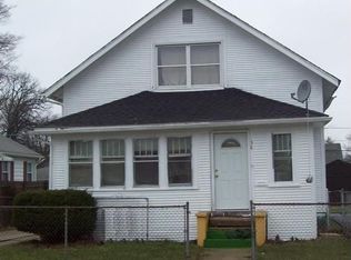 38 Washington Park, Waukegan, IL 60085