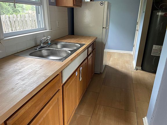 4th image of 253 Osage Ct