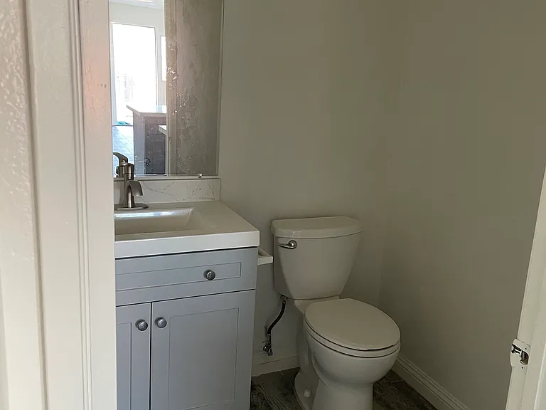 3122 Baldwin St #7 — Photo 9