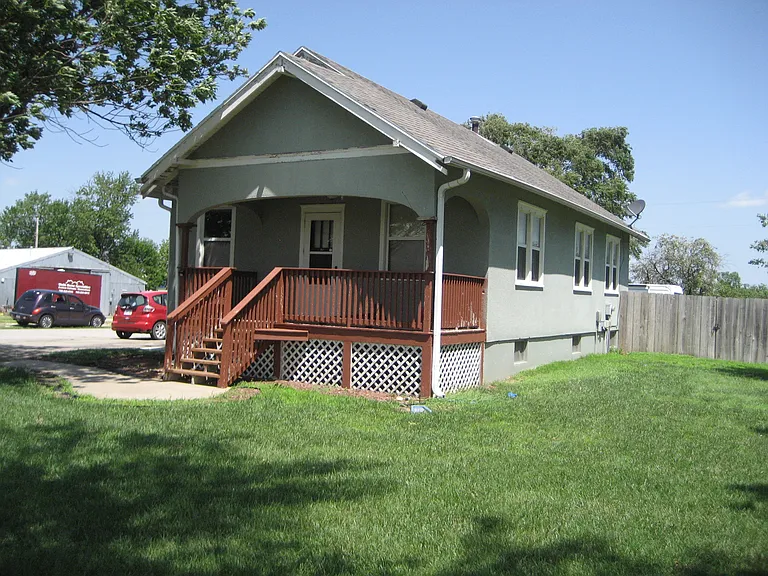 820 Little Jay Ln — Photo 1