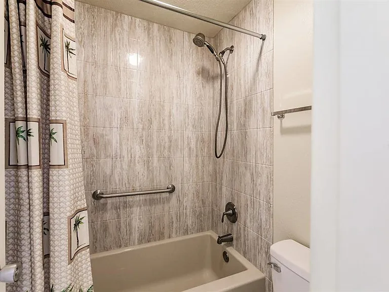 1255 E Peppertree Dr #306 — Photo 14