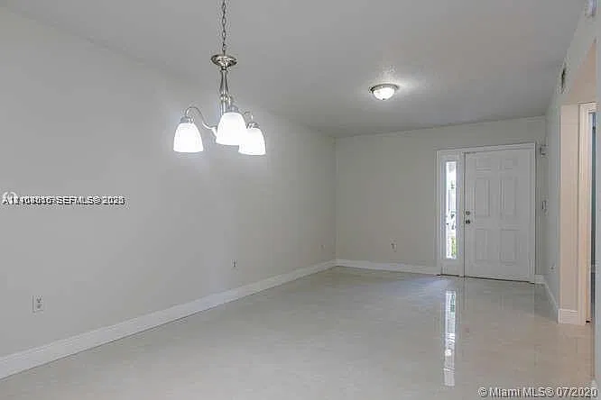 Venetia Gardens Condo 1 — Photo 2