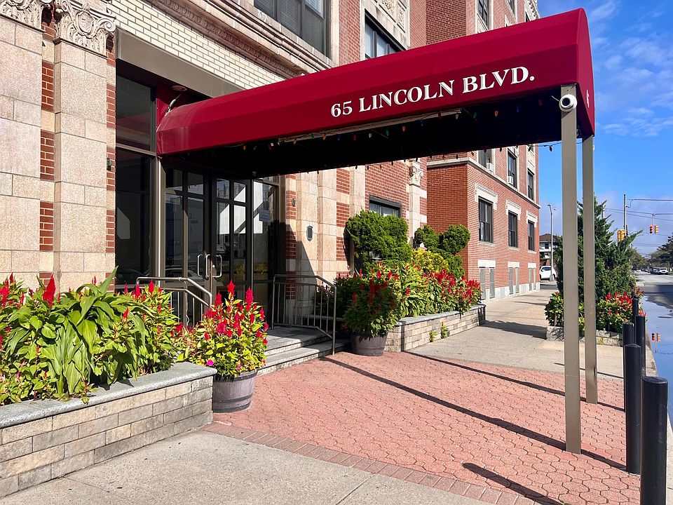 1st image of 65 Lincoln Blvd #B