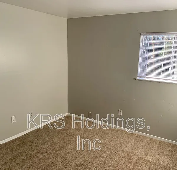 1227 Nelson St #A — Photo 9