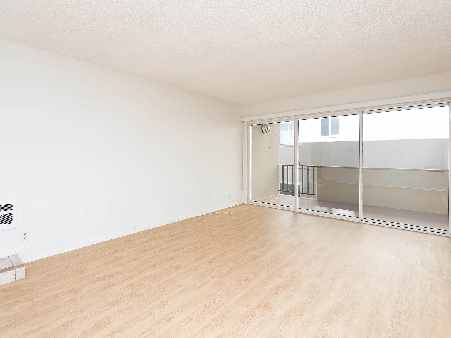 8225 Manitoba St — Photo 3