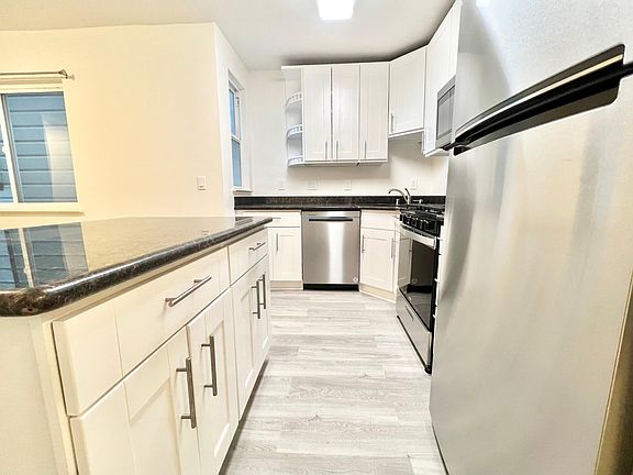 5th image of 2639 Harrison St #2639