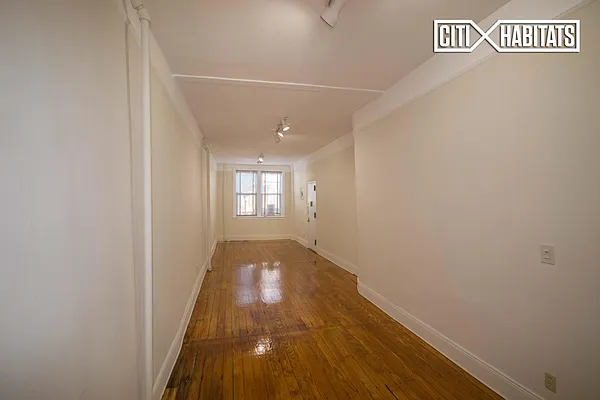 Rented by Citi Habitats | media 11