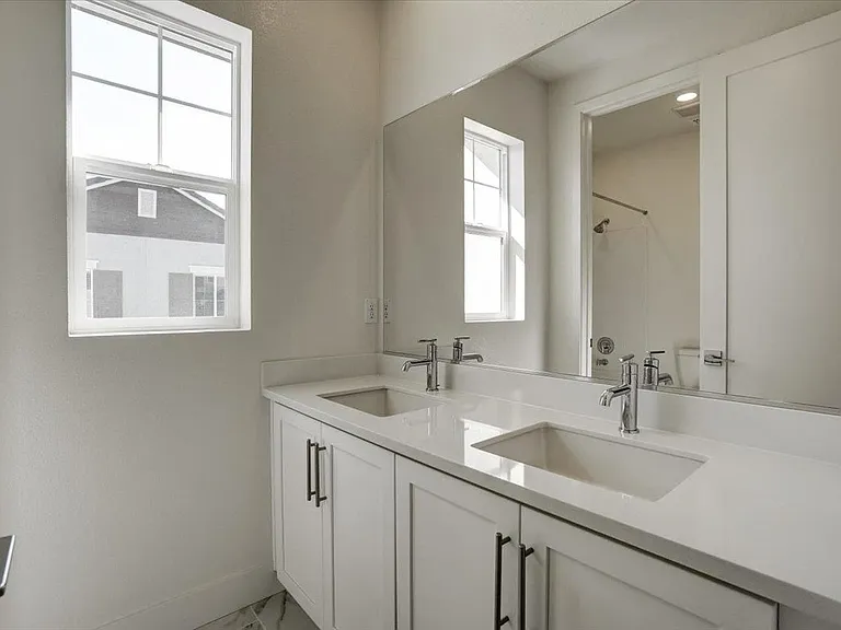 12101 Almeria Way — Photo 15