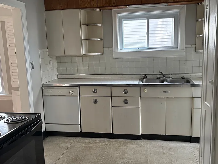 2507 Brookview Blvd — Photo 7