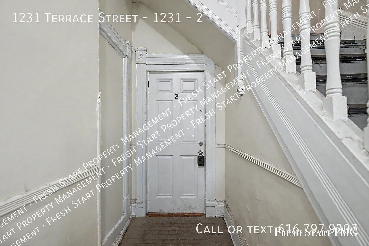 "Cozy Urban Living: Charming 1-Bedroom Apartment in Muskegon's Heart!" — Photo 1